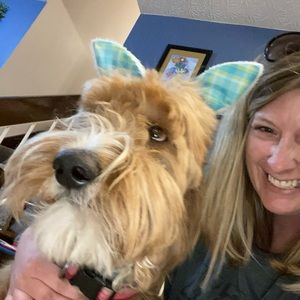 Meet your Posher, Laura